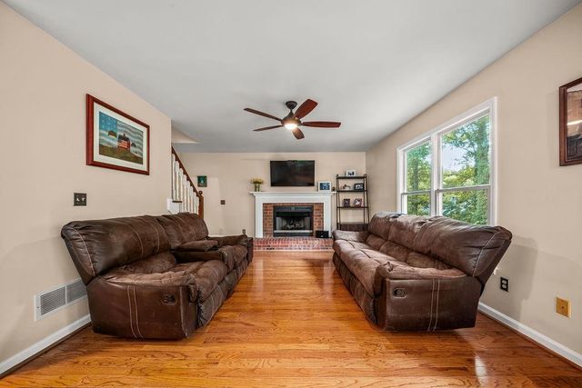 312 Clubhouse Court, Kennesaw, GA 30144