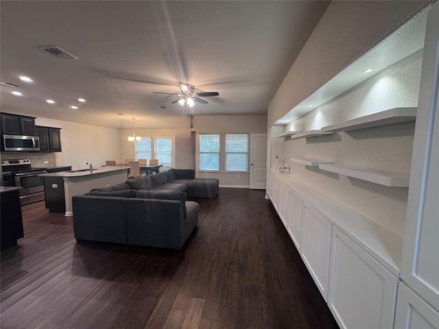 733 Pinnacle DR, Georgetown, TX 78626