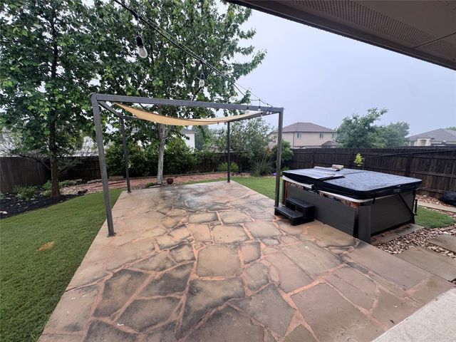 733 Pinnacle DR, Georgetown, TX 78626