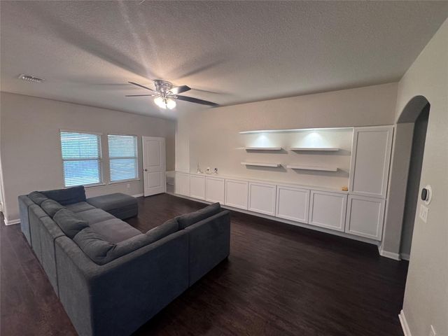 733 Pinnacle DR, Georgetown, TX 78626