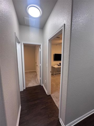 733 Pinnacle DR, Georgetown, TX 78626