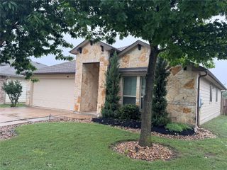 733 Pinnacle DR, Georgetown, TX 78626