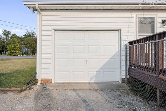 1320 Raden Dr, Lebanon, TN 37087