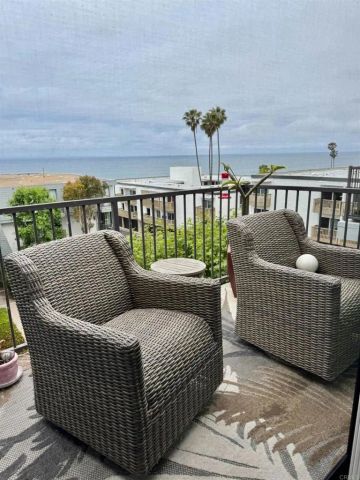 424 Stratford Court A32, Del Mar, CA 92014