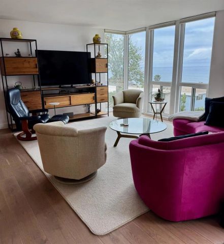 424 Stratford Court A32, Del Mar, CA 92014