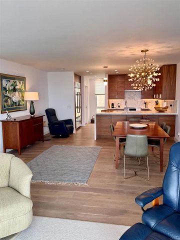 424 Stratford Court A32, Del Mar, CA 92014