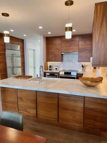 424 Stratford Court A32, Del Mar, CA 92014