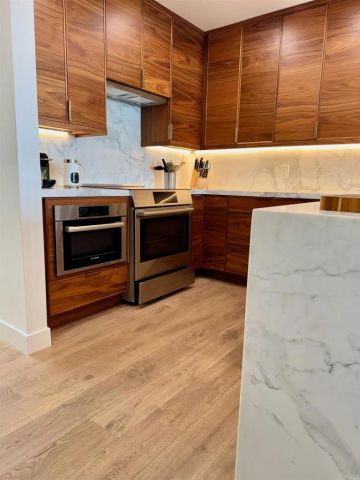 424 Stratford Court A32, Del Mar, CA 92014