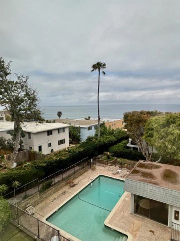 424 Stratford Court A32, Del Mar, CA 92014