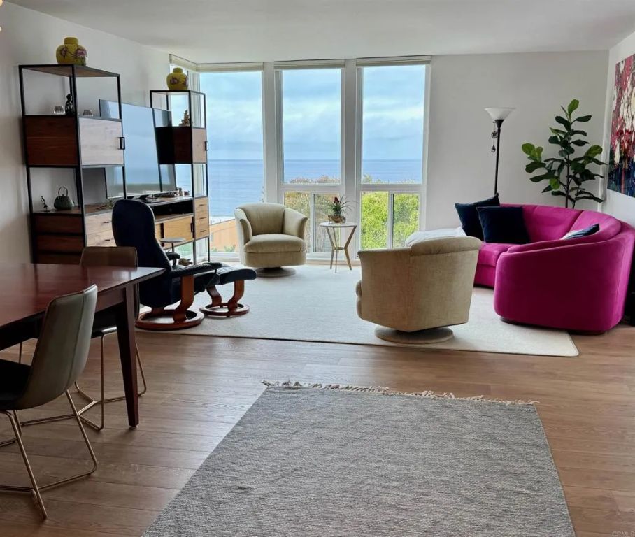 424 Stratford Court A32, Del Mar, CA 92014