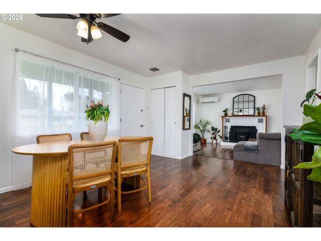 13005 Sw WALKER Rd, Beaverton, OR 97005