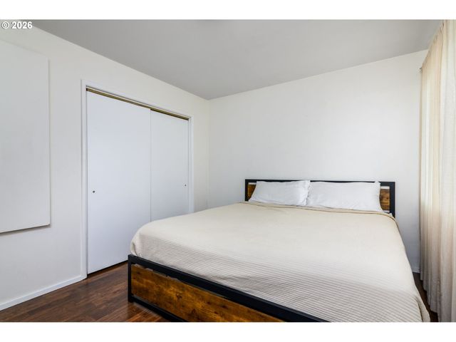 13005 Sw WALKER Rd, Beaverton, OR 97005