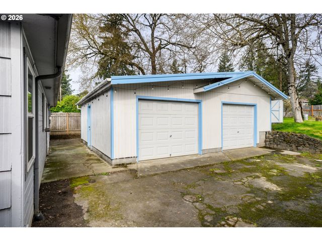 13005 Sw WALKER Rd, Beaverton, OR 97005