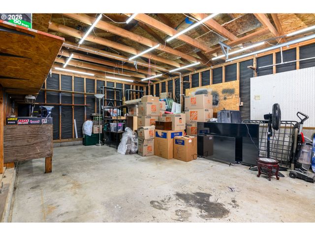 13005 Sw WALKER Rd, Beaverton, OR 97005