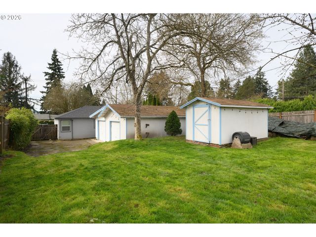 13005 Sw WALKER Rd, Beaverton, OR 97005