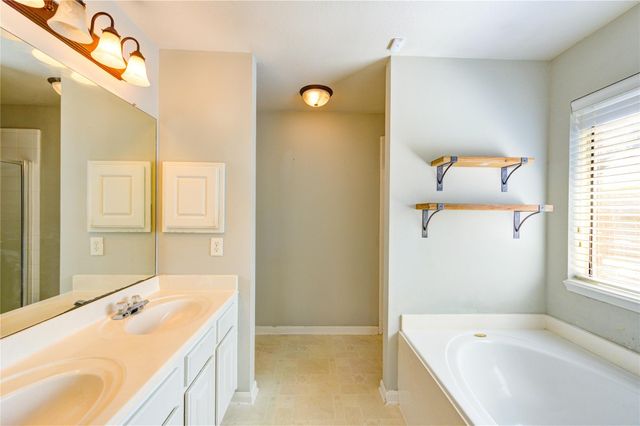 9822 Memorial Crossing Drive, Tomball, TX 77375