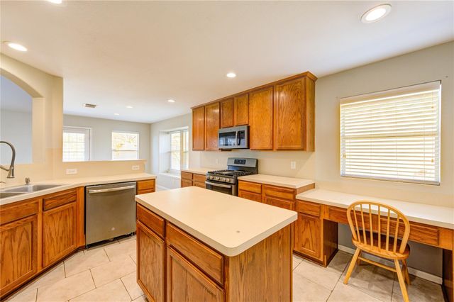 9822 Memorial Crossing Drive, Tomball, TX 77375