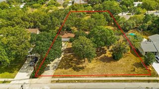 7606 N Vandiver Rd, San Antonio, TX 78209