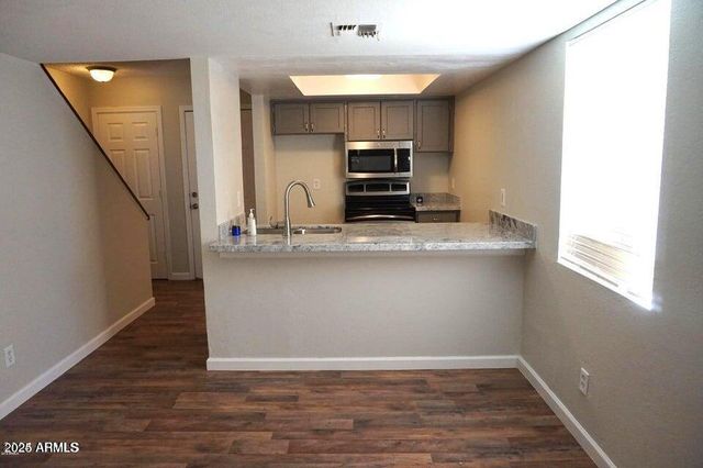 12245 N 21st Avenue 4, Phoenix, AZ 85029