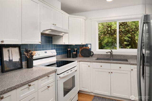 12719 12th Avenue NE, Seattle, WA 98125