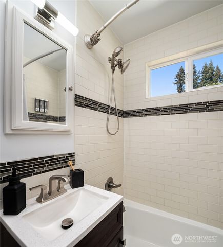 12719 12th Avenue NE, Seattle, WA 98125