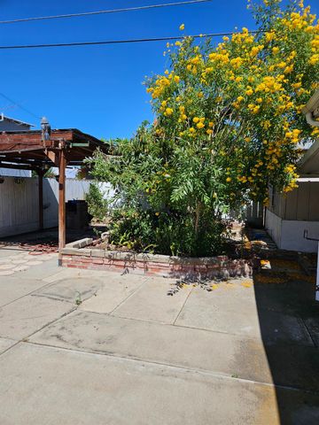 424 Poplar Ave, Manteca, CA 95336