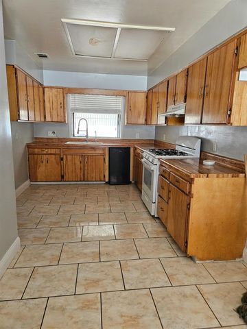 424 Poplar Ave, Manteca, CA 95336