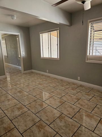 424 Poplar Ave, Manteca, CA 95336