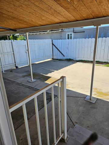 424 Poplar Ave, Manteca, CA 95336