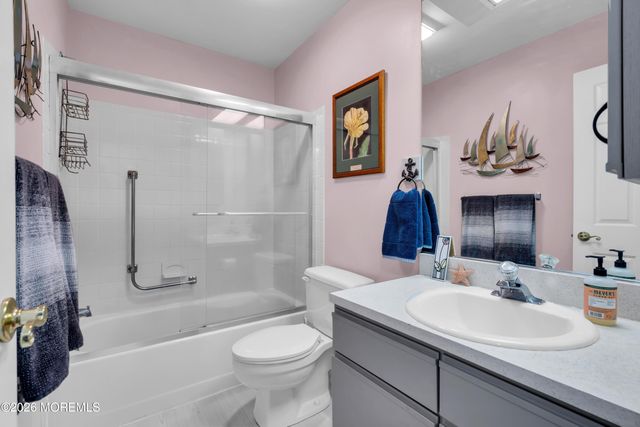 528 Petunia Lane, Whiting, NJ 08759