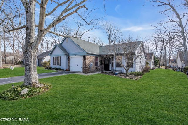 528 Petunia Lane, Whiting, NJ 08759