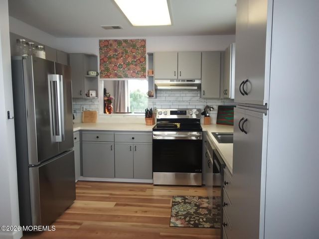 528 Petunia Lane, Whiting, NJ 08759