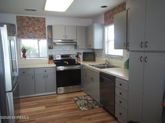 528 Petunia Lane, Whiting, NJ 08759