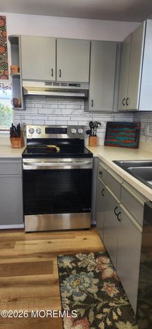 528 Petunia Lane, Whiting, NJ 08759