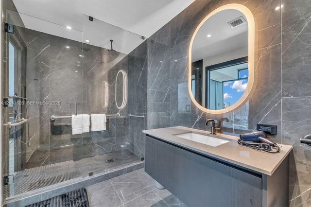 20 NE 11th Street 3207, Miami, FL 33132