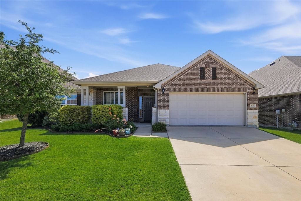 8120 Horseman Road, Fort Worth, TX 76131