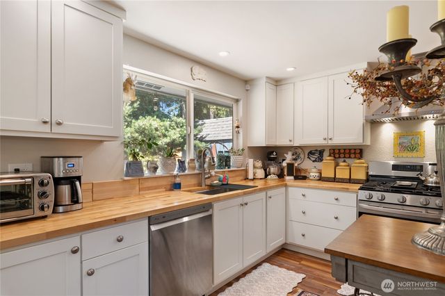 4997 Sandra Lane NE, Bremerton, WA 98311