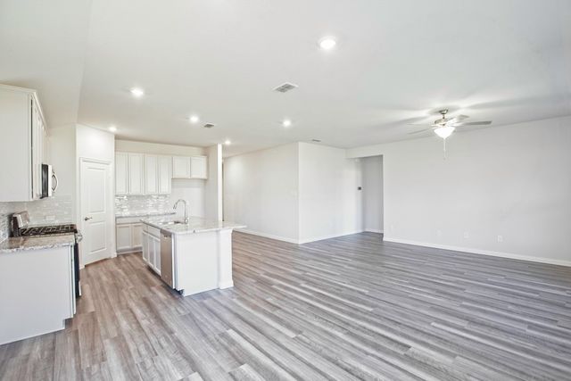 625 Hidden Cove Drive, Princeton, TX 75407