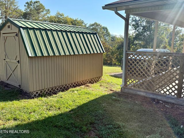1315 EUGENE St, Tazewell, TN 37879