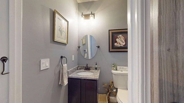 1205 New Braintree Rd, Oakham, MA 01068