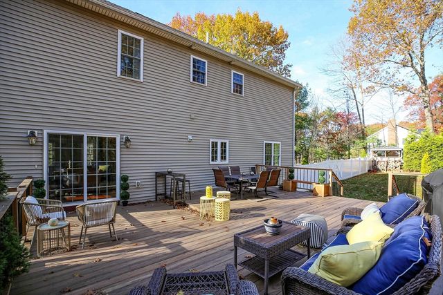 1205 New Braintree Rd, Oakham, MA 01068