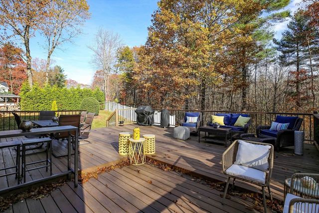 1205 New Braintree Rd, Oakham, MA 01068