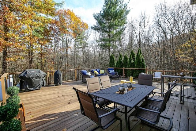 1205 New Braintree Rd, Oakham, MA 01068