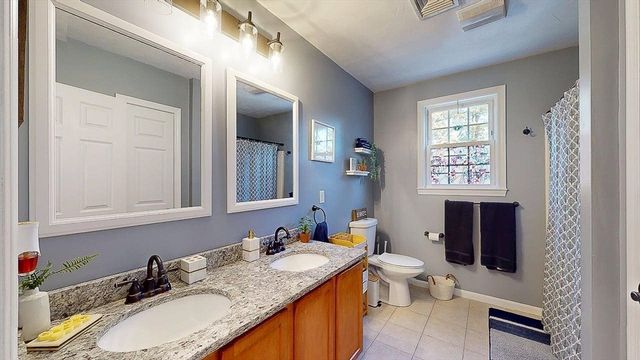 1205 New Braintree Rd, Oakham, MA 01068