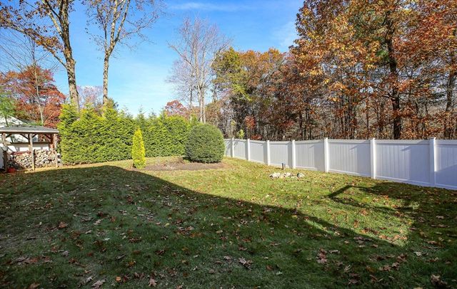 1205 New Braintree Rd, Oakham, MA 01068