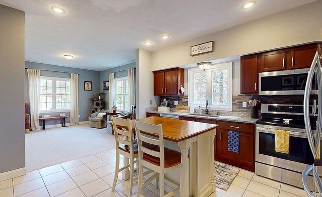 1205 New Braintree Rd, Oakham, MA 01068