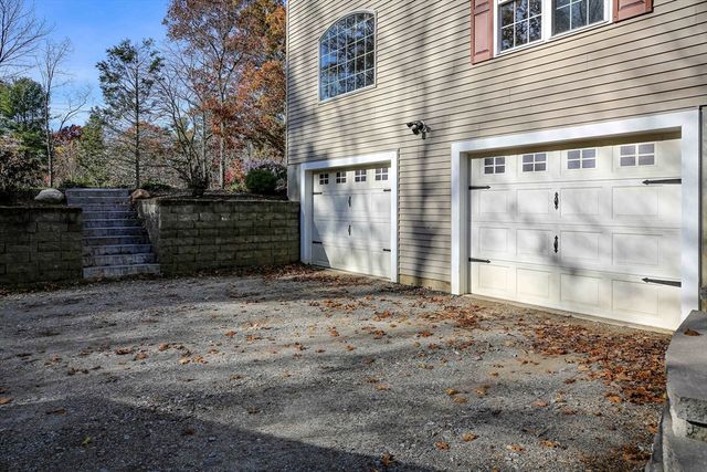 1205 New Braintree Rd, Oakham, MA 01068