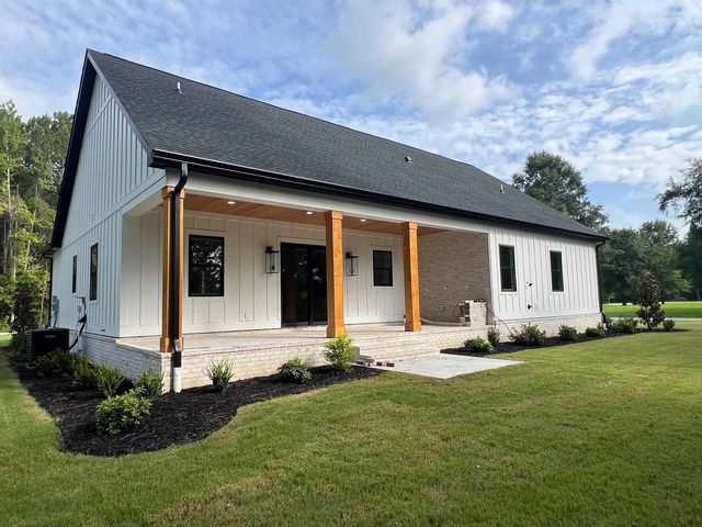 464 Bethel Dr., Conway, SC 29526