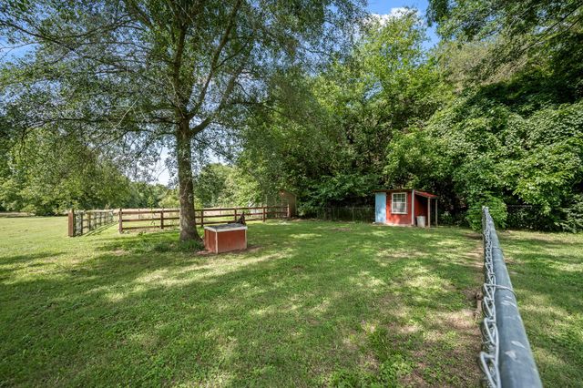 45 McAllister Ln, Woodbury, TN 37190