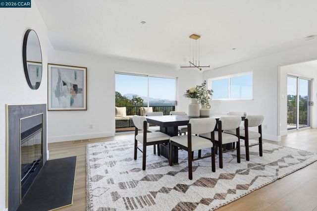 20 Surmont Ct, Lafayette, CA 94549
